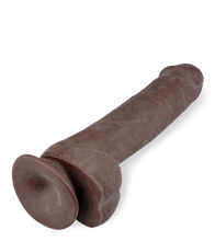 Laden Sie das Bild in den Galerie-Viewer, 24 cm Dildo Real Skin mit biegbarem Schaft