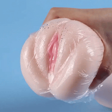 Laden Sie das Bild in den Galerie-Viewer, AeroPulse - Realistic Sleeve with Vacuum Suction