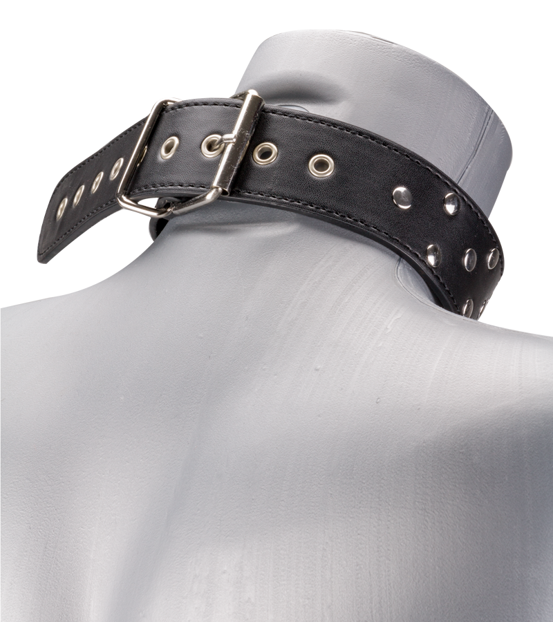BDSM-Halsband mit Flachnieten, O-Ring und Leine