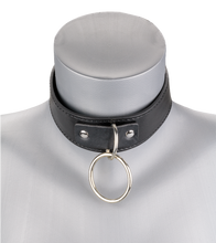 Laden Sie das Bild in den Galerie-Viewer, BDSM-Halsband mit O-Ring und Kette