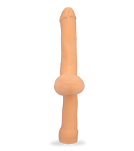 Laden Sie das Bild in den Galerie-Viewer, Biegbarer Dildo mit Griff Harry