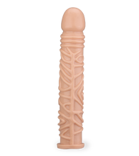 Laden Sie das Bild in den Galerie-Viewer, Dildo mit üppiger Aderung 27 cm Colin
