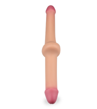 Laden Sie das Bild in den Galerie-Viewer, Doppeldildo für doppelte Lust