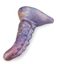 Laden Sie das Bild in den Galerie-Viewer, Dragon Dildo mit Kamm und Saugnapf 18 cm