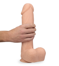 Laden Sie das Bild in den Galerie-Viewer, Großer Dildo aus Silikon 29,5 cm Edward