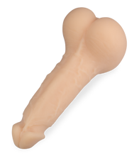 Laden Sie das Bild in den Galerie-Viewer, Masturbator mit Vagina-Öffnung und realistischem Penis Dora