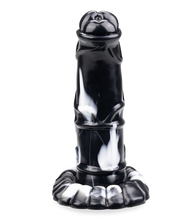 Laden Sie das Bild in den Galerie-Viewer, Pferdedildo mit Saugnapf Paso Fino