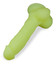 Laden Sie das Bild in den Galerie-Viewer, Phosphoreszierender Saugnapf-Dildo Osvald