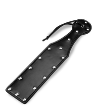 Laden Sie das Bild in den Galerie-Viewer, Schwarzes BDSM-Paddle mit Nieten