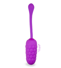 Laden Sie das Bild in den Galerie-Viewer, Vibro-Ei mit Reliefstruktur Berry